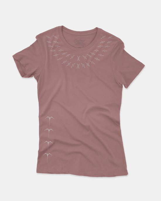 KAKAU LEI Fitted Tee